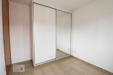 Quarto 1 de casa de condomínio para alugar com 3 quartos, 105m² em Setor Negrão de Lima, Goiânia