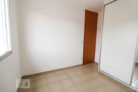 Quarto 1 de casa de condomínio para alugar com 3 quartos, 105m² em Setor Negrão de Lima, Goiânia