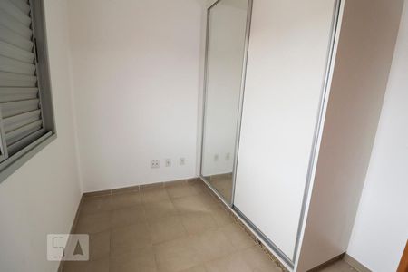 Quarto 2 de casa de condomínio para alugar com 3 quartos, 105m² em Setor Negrão de Lima, Goiânia