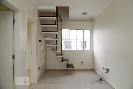 Sala de apartamento à venda com 3 quartos, 72m² em Parque Marabá, Taboão da Serra