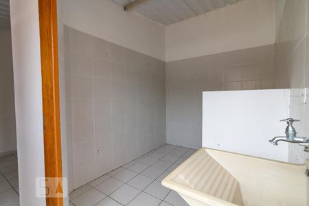 Cozinha de kitnet/studio para alugar com 1 quarto, 23m² em Jardim Dourado, Guarulhos