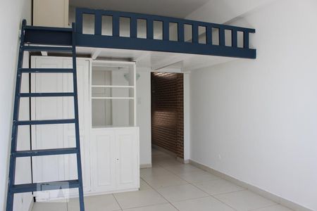 Sala de kitnet/studio para alugar com 1 quarto, 40m² em Barra da Tijuca, Rio de Janeiro