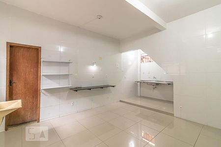 Quarto / Cozinha de kitnet/studio para alugar com 1 quarto, 16m² em Ipiranga, Belo Horizonte