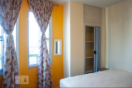 Quarto 1 de apartamento para alugar com 2 quartos, 60m² em Cidade Baixa, Porto Alegre