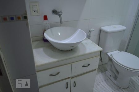 Banheiro da Suíte de apartamento para alugar com 3 quartos, 85m² em Icaraí, Niterói