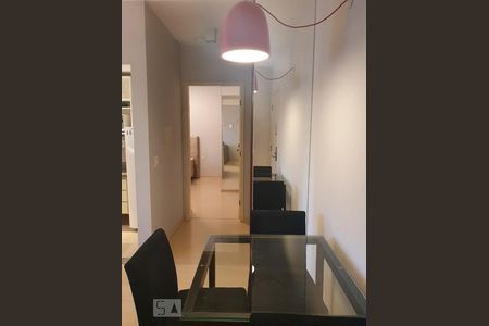 Sala - Detalhe de kitnet/studio à venda com 1 quarto, 50m² em Cambuí, Campinas