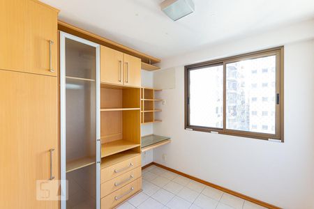 Quarto 2 de apartamento para alugar com 4 quartos, 125m² em Icaraí, Niterói