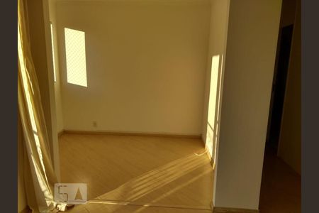 Sala de apartamento para alugar com 2 quartos, 74m² em Vila Isa, São Paulo