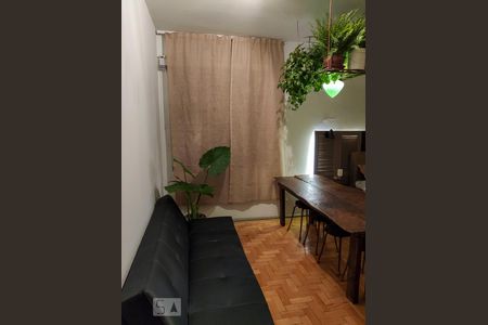 Quarto/Sala de kitnet/studio para alugar com 1 quarto, 25m² em Centro Histórico, Porto Alegre