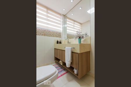 Banheiro Social de apartamento para alugar com 3 quartos, 140m² em Lourdes, Belo Horizonte