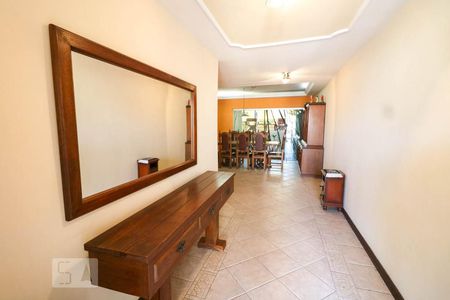 Hall de entrada  de casa para alugar com 5 quartos, 550m² em Campestre, Santo André