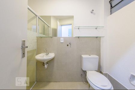 Banheiro de kitnet/studio para alugar com 1 quarto, 35m² em Centro, Campinas