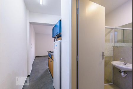 Entrada de kitnet/studio para alugar com 1 quarto, 35m² em Centro, Campinas