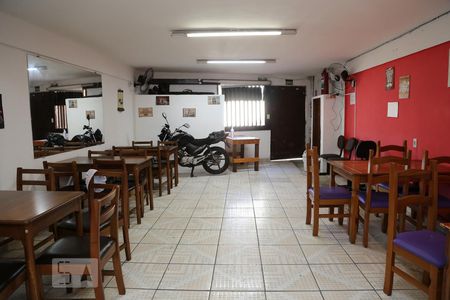 Sala de casa para alugar com 4 quartos, 200m² em Parque Santos Dumont, Taboão da Serra