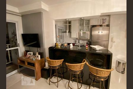 Cozinha de apartamento para alugar com 2 quartos, 50m² em Bela Vista, São Paulo