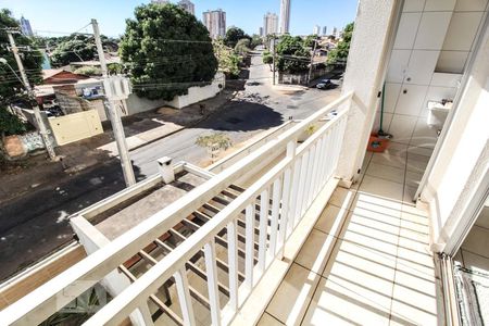 Varanda da Sala (integrada com a área de serviço) de apartamento para alugar com 2 quartos, 52m² em Parque Amazônia, Goiânia