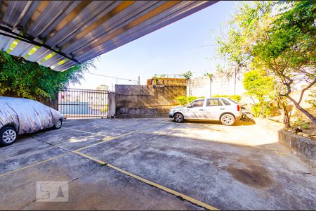 Garagem de apartamento à venda com 2 quartos, 60m² em João Pinheiro, Belo Horizonte