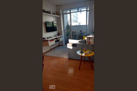 Sala de casa para alugar com 2 quartos, 55m² em Buritis, Belo Horizonte