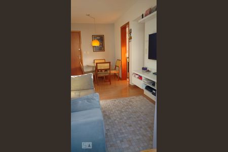 Sala de casa para alugar com 2 quartos, 55m² em Buritis, Belo Horizonte