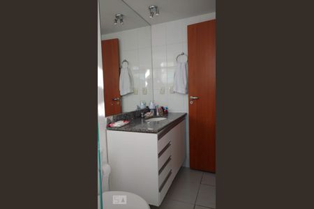 Banheiro de casa para alugar com 2 quartos, 55m² em Buritis, Belo Horizonte