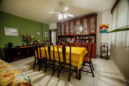 Sala de apartamento para alugar com 4 quartos, 222m² em Icaraí, Niterói