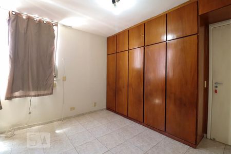 Quarto 2 de apartamento para alugar com 3 quartos, 71m² em Setor Oeste, Goiânia