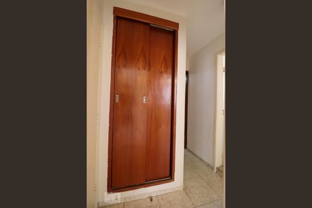 Corredor de apartamento para alugar com 3 quartos, 71m² em Setor Oeste, Goiânia