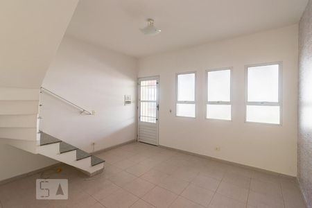 Sala de casa de condomínio para alugar com 2 quartos, 61m² em Jardim Matarazzo, São Paulo