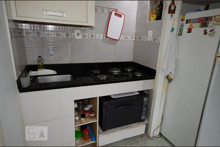 Cozinha de apartamento para alugar com 1 quarto, 25m² em Laranjeiras, Rio de Janeiro