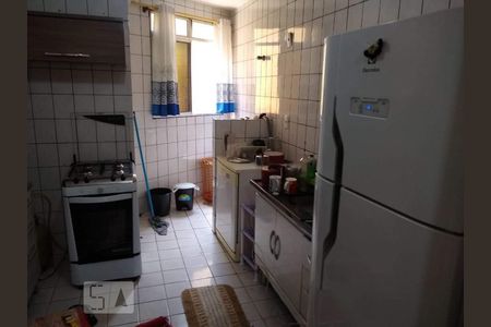 Cozinha de apartamento à venda com 2 quartos, 60m² em Parque Pinheiros, Taboão da Serra