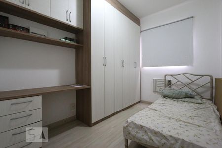 Quarto 1  de apartamento para alugar com 2 quartos, 52m² em Jacarepaguá, Rio de Janeiro