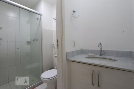 Banheiro - Torneira de apartamento para alugar com 2 quartos, 52m² em Jacarepaguá, Rio de Janeiro