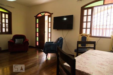 Sala de casa para alugar com 3 quartos, 140m² em Floresta, Belo Horizonte