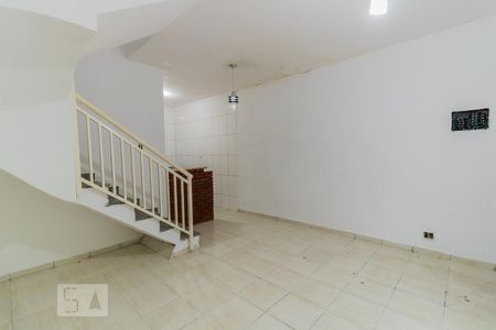 Sala de casa de condomínio à venda com 2 quartos, 75m² em Vila Dalila, São Paulo