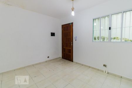 Sala de casa de condomínio à venda com 2 quartos, 75m² em Vila Dalila, São Paulo