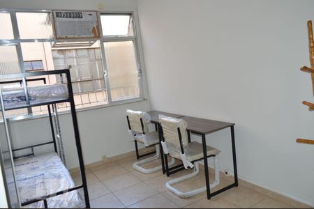 Quarto de kitnet/studio à venda com 1 quarto, 30m² em Centro, Niterói