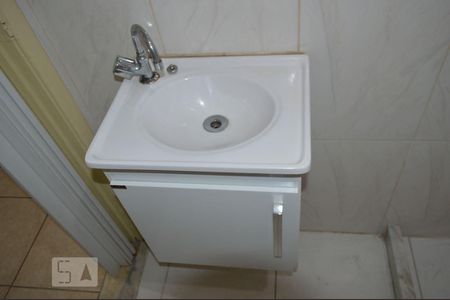 Banheiro de kitnet/studio à venda com 1 quarto, 30m² em Centro, Niterói