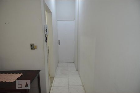 Entrada de apartamento para alugar com 2 quartos, 50m² em Catete, Rio de Janeiro