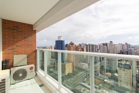 Sacada de apartamento para alugar com 1 quarto, 60m² em Centro, Curitiba