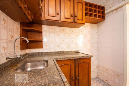 Cozinha de apartamento para alugar com 1 quarto, 50m² em Jardim do Salso, Porto Alegre