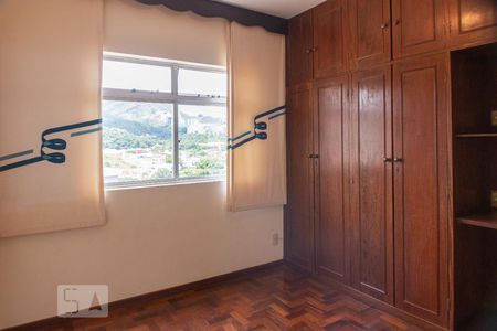 Suíte de apartamento à venda com 4 quartos, 100m² em Estoril, Belo Horizonte