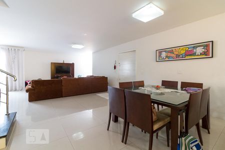 Sala 1 de casa para alugar com 5 quartos, 500m² em Jardim Gumercindo, Guarulhos