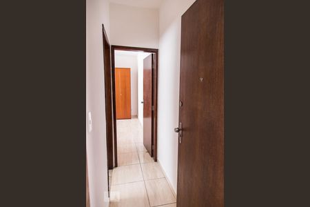 Entrada de kitnet/studio para alugar com 1 quarto, 30m² em João Pinheiro, Belo Horizonte