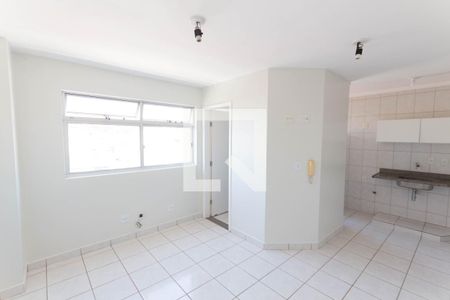 Sala/Quarto de kitnet/studio para alugar com 1 quarto, 30m² em Setor Leste Universitário, Goiânia