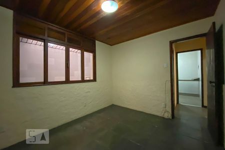 Quarto 1 de casa para alugar com 3 quartos, 300m² em Ramos, Rio de Janeiro