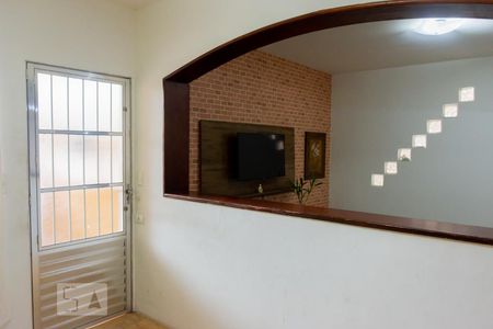 Sala de casa para alugar com 3 quartos, 250m² em Jardim Roberto, Osasco