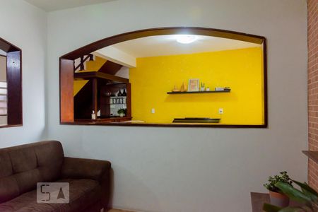 Sala de casa para alugar com 3 quartos, 250m² em Jardim Roberto, Osasco