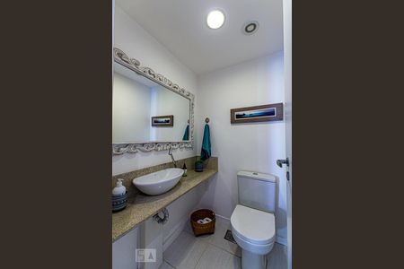 lavabo  de apartamento para alugar com 3 quartos, 116m² em Santa Rosa, Niterói