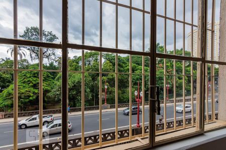 Vista Quarto 1 de apartamento para alugar com 2 quartos, 100m² em Centro, Belo Horizonte