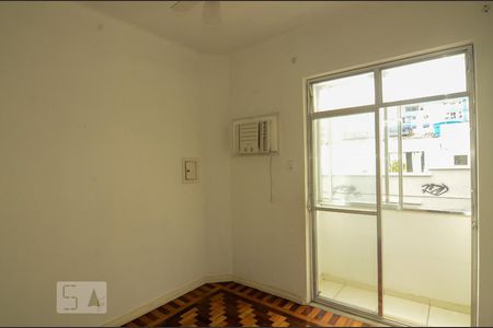 Quarto 1 de apartamento para alugar com 3 quartos, 71m² em Botafogo, Rio de Janeiro